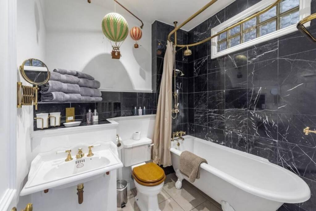 Georgian Apartment Located In The Center Of Bath. المظهر الخارجي الصورة